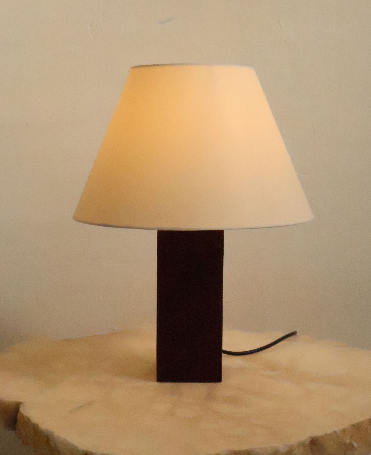 Terra, handmade VORA HOUSE lamp in iroko